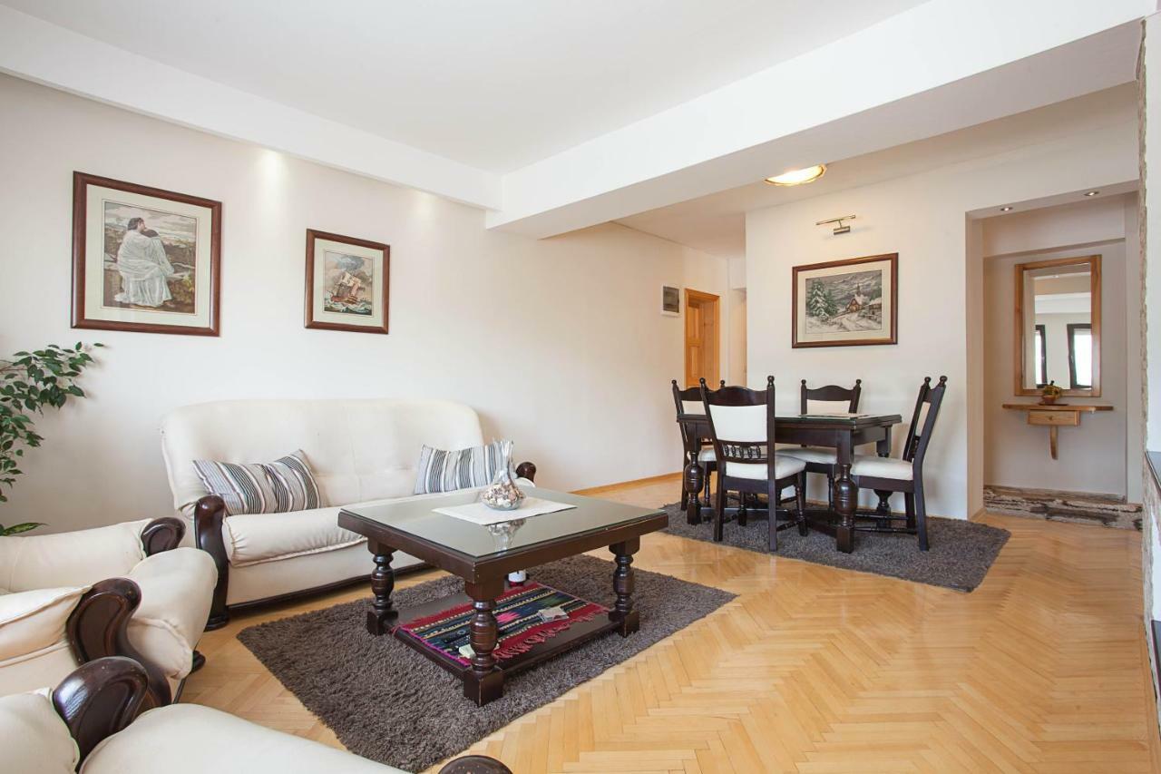White Apartment Scopia Exterior foto